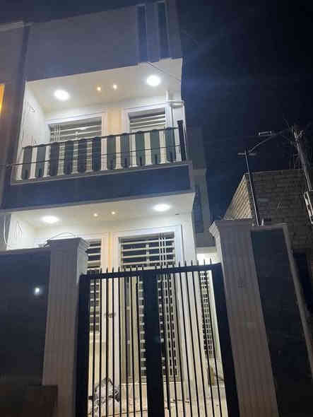 🔅 دور عدد2 بناء حديث طابو زراعي  سند 25 
     🔅بناء حديث   🔆
⚜️ المســــاحة⚜️ لكل دار 100م     
⚜️ العنــــوان ⚜️ حلة الأساتذة خلف مديرية العشائر 

            🔆  الــتـــفـــــاصـيــــل  🔆
 بـنــاء نظيف طابقين كافة الخدمات مجاري والمنطقة مشمول بابتبليط  يحتوي على غرفة نوم عدد 3  كليدور صالة مطبخ  مجمع صحيات  عدد2 
🔱الــســعـــر ا   /135 للدار الواحد /     🔱 

⚜️⚜️⚜️⚜️⚜️⚜️⚜️        
((للاستفســار مراجعـة  # مكتب المستشار للعقارات _والمقــاولات_العامــة
  َنـستـقـبل جـمـيع الـعروض الـعـقاريـه ↪️
بـيع -شـراء - تـعـقيب - إجـازة بـناء - إفـراز- رهـن وكافة الدوانم الزراعية  والقطع والأراضي الزراعية-  ومن لديه دور شقق محال مشتملات للأيجار))
العنــوان : حلة / حي الامام علي الفرع المجاور لمطبعة حي الامام  أو مجاور قصابة  الاخوين   او الاتصال على الارقام.🟡🟡📞📞📞♾
 🔆📞***********
*******+
***********
***********
