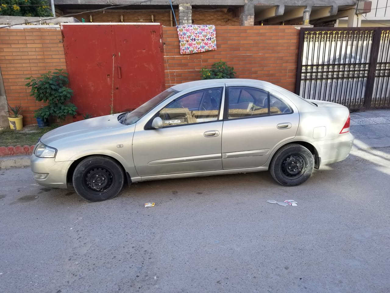 سني للبيع بدي كوري سيارة جاهزة بيه تبديل باب خلف السائق بدون دواخل مكاني البياع 
السعر 88 التفاصيل 
***********
