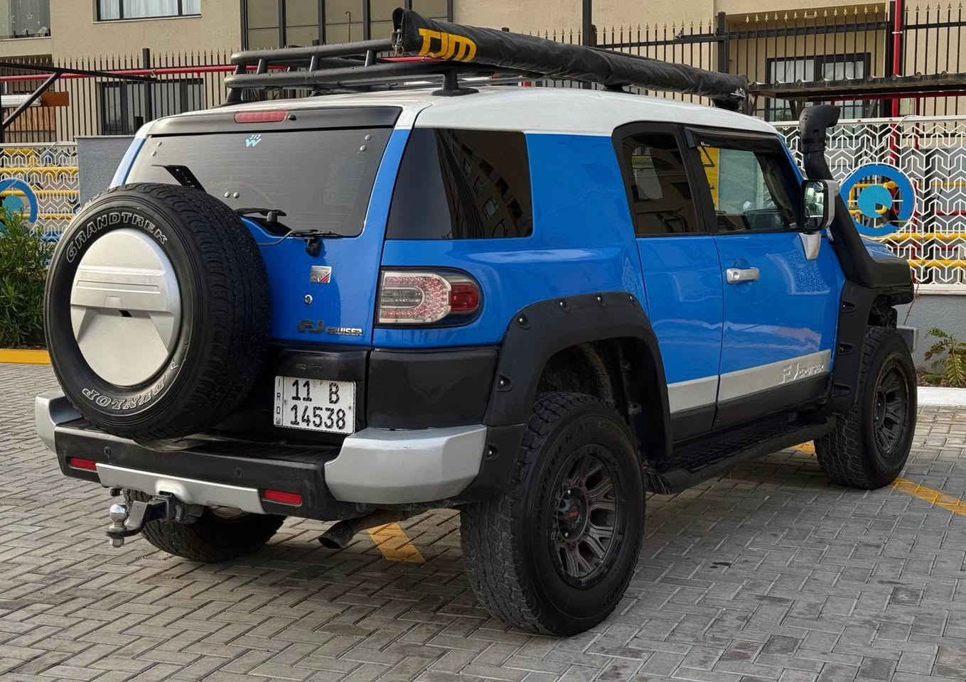 السلام عليكم 
تيوتا Fj 2007 
لون ازرق مميز 💙
رقم بغداد هزه ورقم جديد
محرك 6 سلندر 4000
كير اوتو 
فور ويل 4️⃣❌4️⃣

المواصفات 
داخل لونين
بوصلات
دفلوك
شاشه اندرويد
كامره خلفيه 
(((عليه منضومه غاز 80 لتر )))
عليه خيمه مال سفر 
عليه ويل رياضي 18 + تايرات جبلي
عليه شوته
عليه بوشكرات
عليه دمام صوت
عليه بك لايت Led سموك
وعندي بعد كم شغله بروجكترات وشغلات انطيهن ويه سياره 
سياره صدر امامي + صدر خلفي + مشط سترين كله جديد
اخوان سياره بيه 5 قطع صبغ
السعر 133 وبيه مجال بسيط
مكان السياره الغزاليه 
للاستفسار (***********) بغداد, العراق
