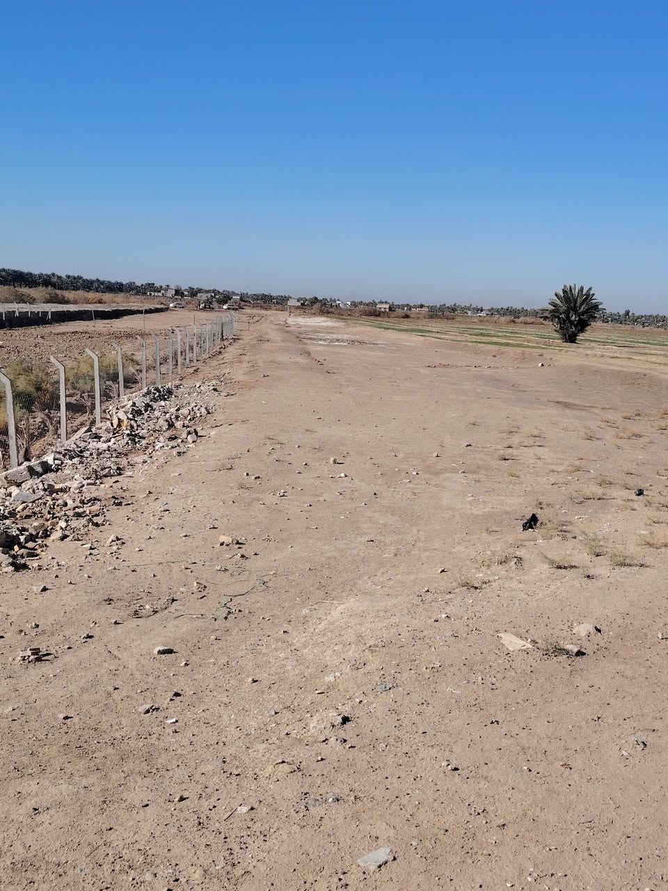 دونمين ونص  للبيع  قرب العلويه شريفه بنت الحسن  طابو زراعي سند 25  ***********
