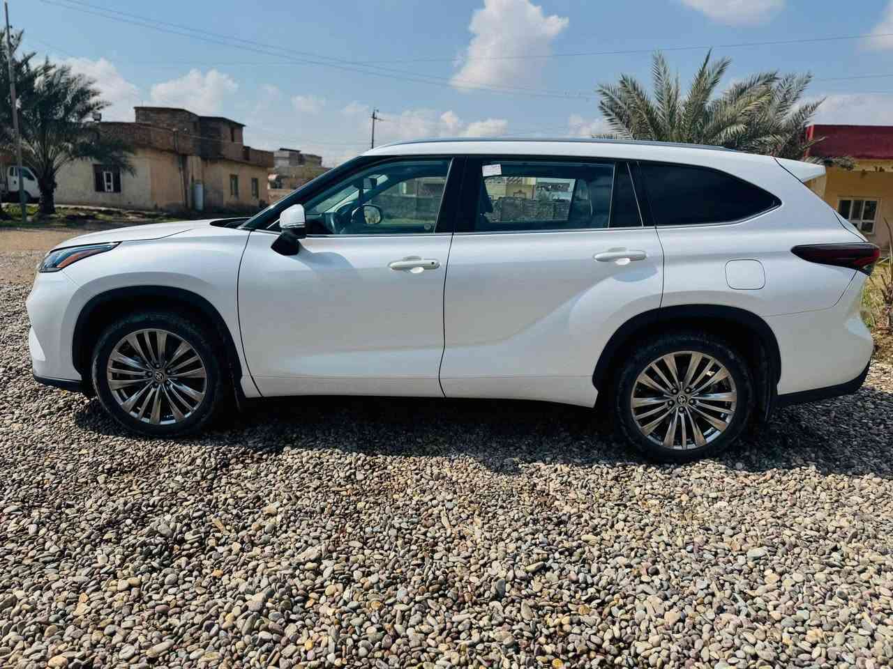 هايلاندر 2024 لمتد
مرقم أربيل 
محرك  2.4 تيربو 
مواصفات: limited  
ماشيه 21الف كم وقابل للزيادة 
بصمة 
بصمة ابواب 
كشنات جلد منفصل Vip
كشنات خزن كهربائي 
كشنات تدفئة وتبريد 
بريك كهربائي 
اوتو ستوب 
وضعيات قيادة درايف مود سبورت .نورمال .ايكو  
مانع انزلاق 
نزول منحدرات 
Snow ثلج 
ستائر خلفية
صندوك كهربائي 
بلاجيكتور 
رادار نقطة عمياء 
رادار خروج عن المسار 
رادار مانع تصادم امامي 
لايت زينون 
مقاعد صف صالث 
ايشاير مري 
شاحن وايرلس  
شاشة كبيرة 
سستم سماعات 
حساسات اماميه خلفيه 
فور ويل

صبغ جاملغ خلفي سكن🛑
السعر 390$
***********
