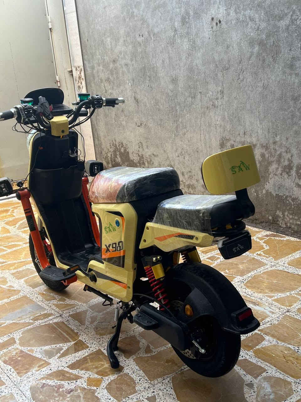 سلام عليكم دراجه اكس تسعميه للبيع ممستخدمه هواي السعر600وبيها مجال
***********
