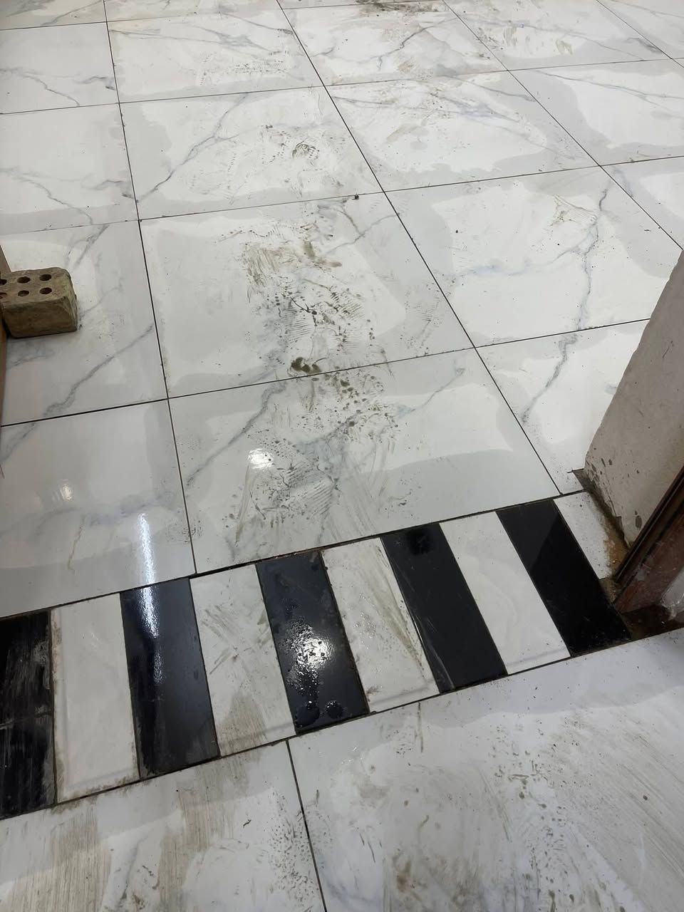 السلام عليكم خلفه سيراميك جدران وارضيه شغل نظيف ومرتب ودرجه أولى بشرط الالتزام بعمل التواصل مراسلت الصفحه أو اتصال عل الرقم *********** واتساب مفتوح التوفيق والنجاح الدائم يارب
