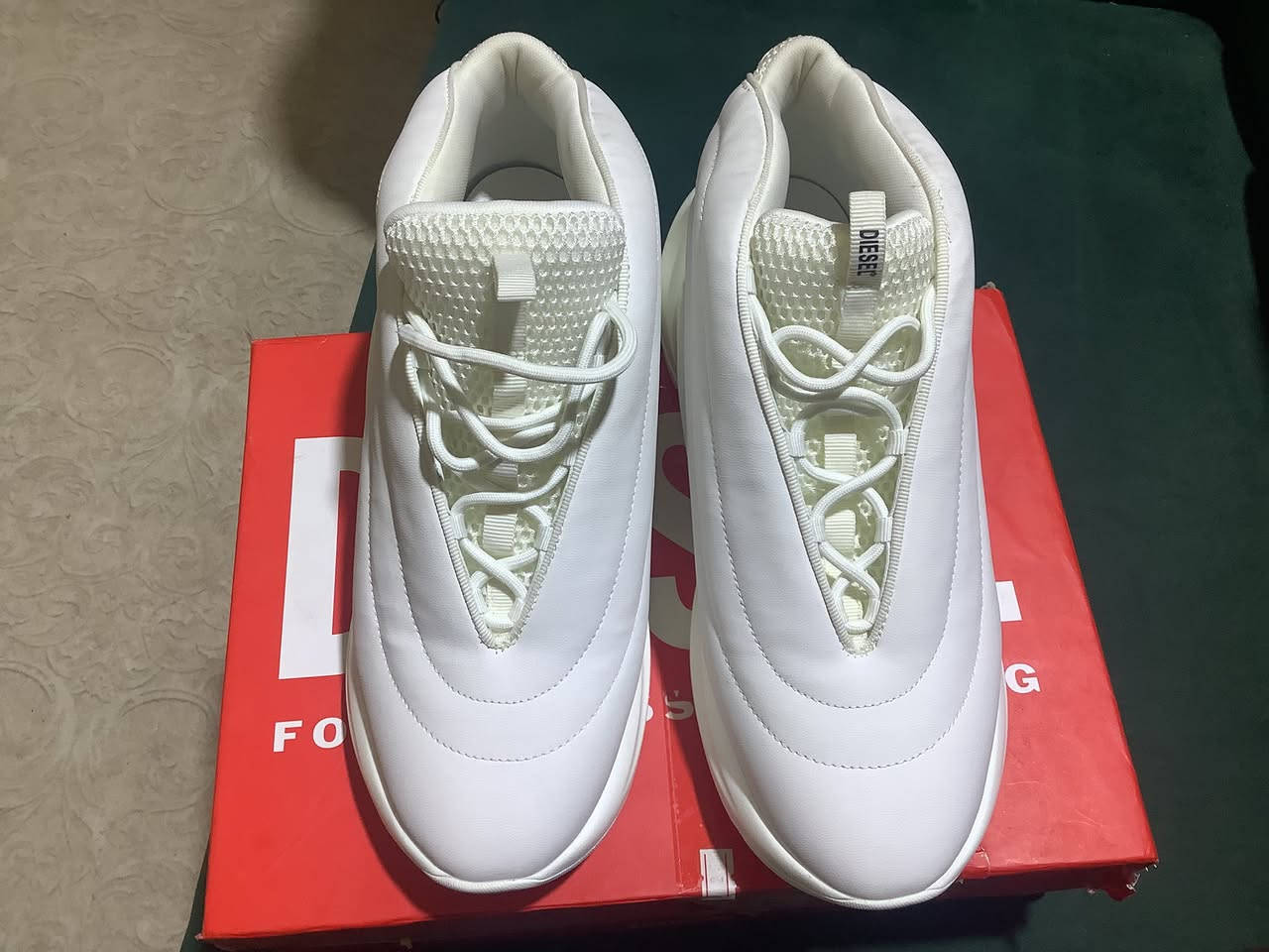 حذاء ماركة DIESEL اصلي قياس 44 سعر 75 مكاني ديالى بعقوبة عندي توصيل
ملاحظة :حذاء اصلي مو كوبي


**إذا كنت صاحب هذا الإعلان وتريد حذفه لأي سبب، رجاءا أرسل رسالة إلى الدعم الفني**