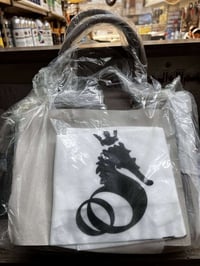 متوفر • اكسسوارات شخصية