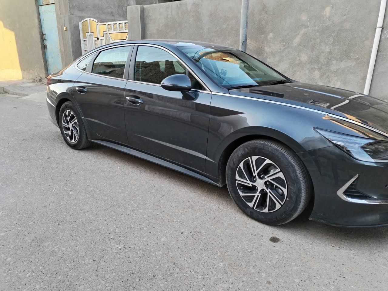 السلام عليكم سوناتا هايبرد موديل 2023 وارد امريكي  ماشيه ١٦ الف رقم الهاتف ***********
