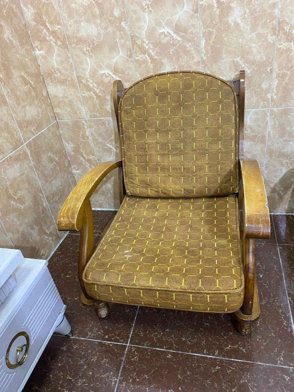 السلام عليكم عدي تخم للبيع ماليزي سبع مقاعد دوشمه جديده اريد 150 وبي مجال بسيط ***********
