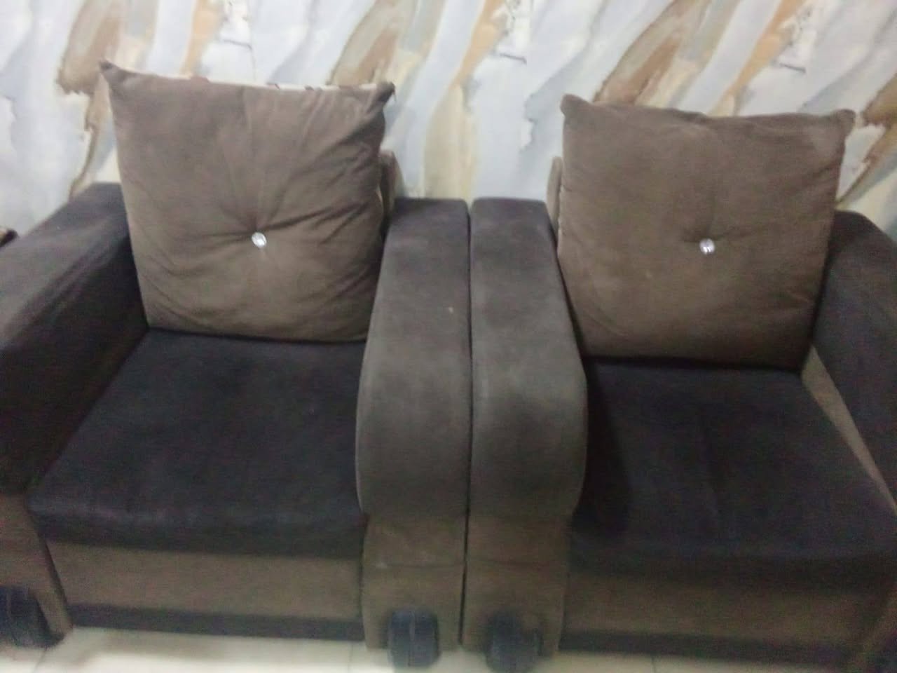 السلام عليكم للبيع تخم مستعمل
8مقاعد  سعر 300
و4طبلات مع البردات 250


**إذا كنت صاحب هذا الإعلان وتريد حذفه لأي سبب، رجاءا أرسل رسالة إلى الدعم الفني**