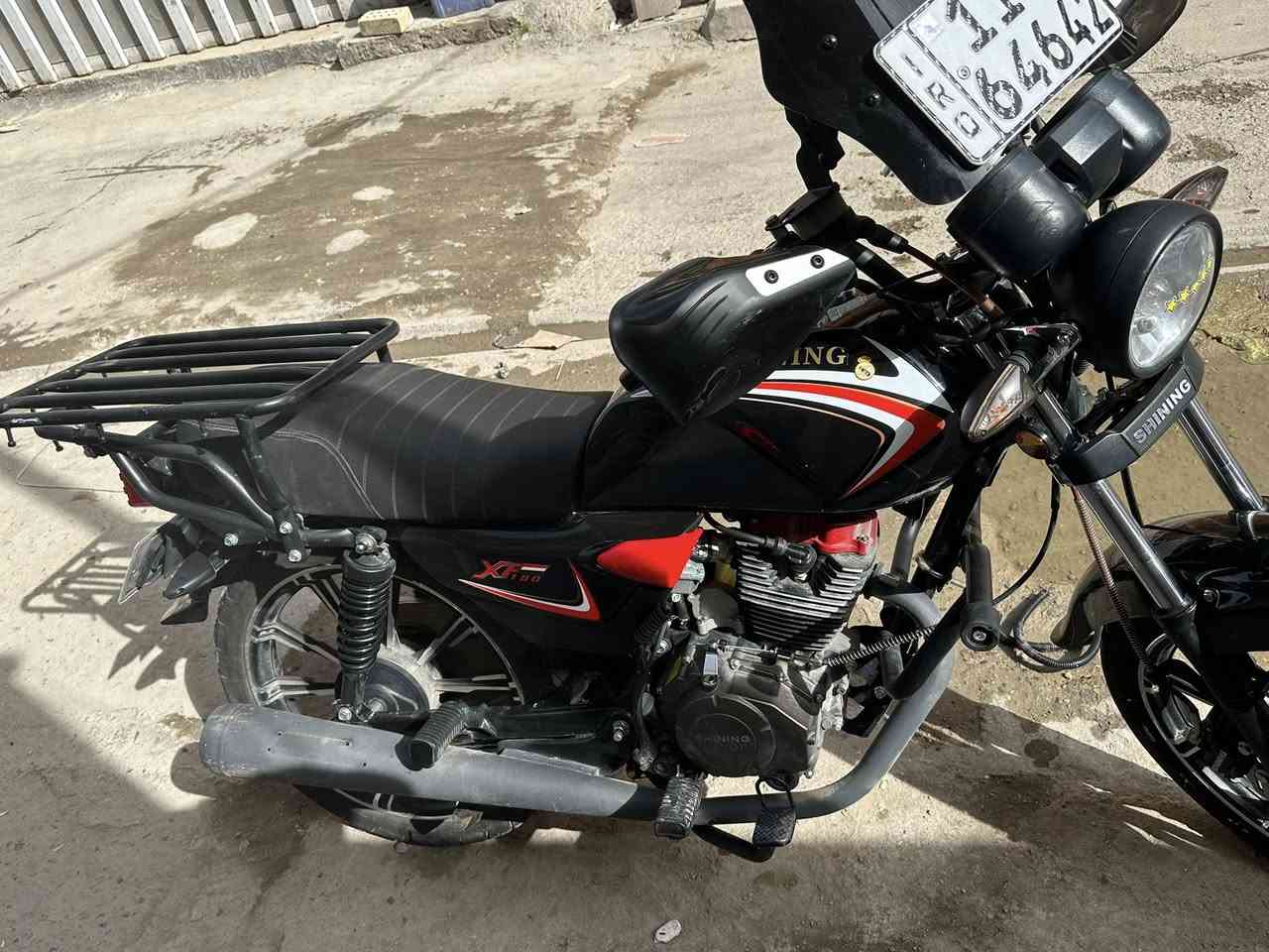 السلام عليكم دراجه شايننك مرقم بغداد رقمها مميز والدراجه بأسمي تحويل ثاني يوم الدراجه ممشاها ١٣ الف كيلو يعني بعدها جديده المكينه نضيفه خير من الله والكير هم كذالك رايدها بمليونين و١٠٠ مكاني بغداد القاهره رقمي *********** بيها مشكله بسيطه بس بل تشغيل الصباحي الباتري يضعف وبقيه الاوقات كله شغال يعني هندر واحد تشتغل وكذالك السلف
