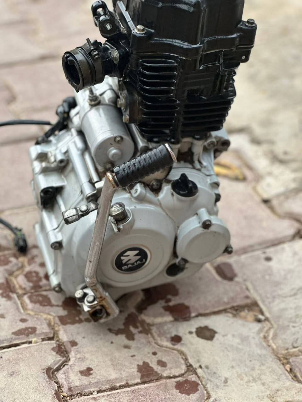 سلام عليكم شباب مكينه بوكسر نضيفه مامفتوحه للبيع المكان عماره ميسان السعر 100بيهة مجال قليل الشراي يتصل ***********
