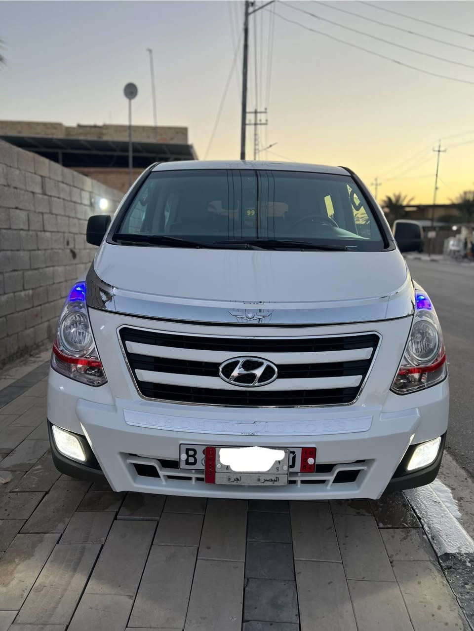 سلام عليكم للبيع ستاركس مسكر 2015 اصل رقم بصره سنويه 28 تحويل ثاني يوم مكينه سبلاين اوتماتيك مكفوله ماعدا قطعتين صبغ  بدون ضربه تبريد ثلج تخم تاير حداده  توب ارضيه جلد دوخل كلش جديدة سياره جاهزه مال جناي السعر 190 مكاني بصره *********** غير متواجد ع النت
