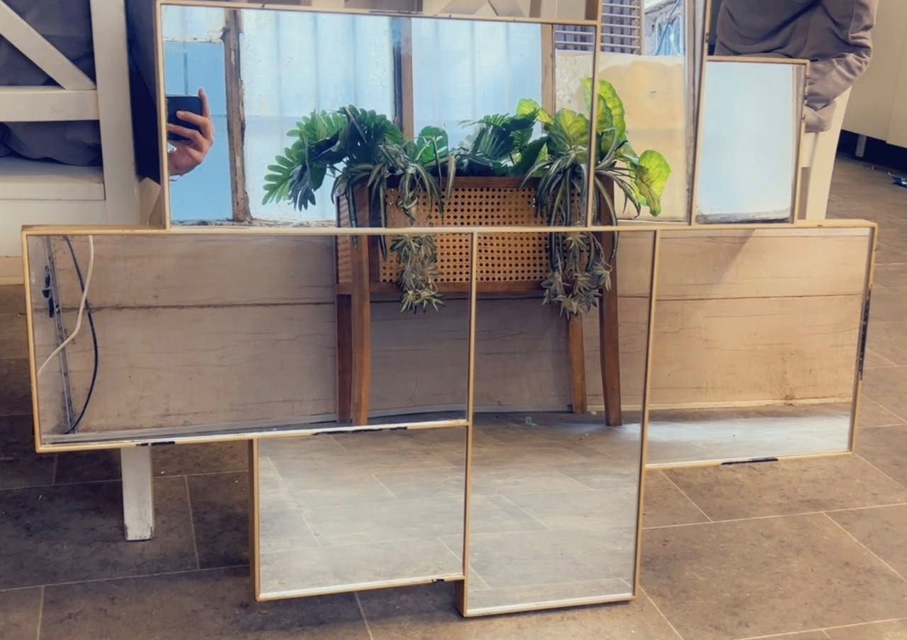 باب pvc قياسها العرض ٨٦سم
الارتفاع١٩٨سم 
القياس مع الجرجوبه سعرها ٥٠ الف 
مرايا سعرها ٢٠ الف
مكاني بالاعظميه


**إذا كنت صاحب هذا الإعلان وتريد حذفه لأي سبب، رجاءا أرسل رسالة إلى الدعم الفني**
