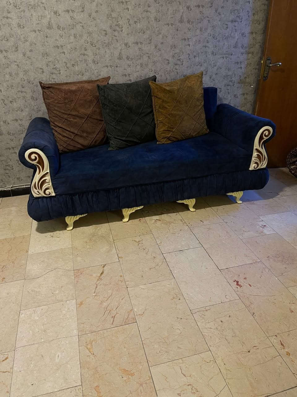 تخم ١٠ مقاعد   للبيع


**إذا كنت صاحب هذا الإعلان وتريد حذفه لأي سبب، رجاءا أرسل رسالة إلى الدعم الفني**
