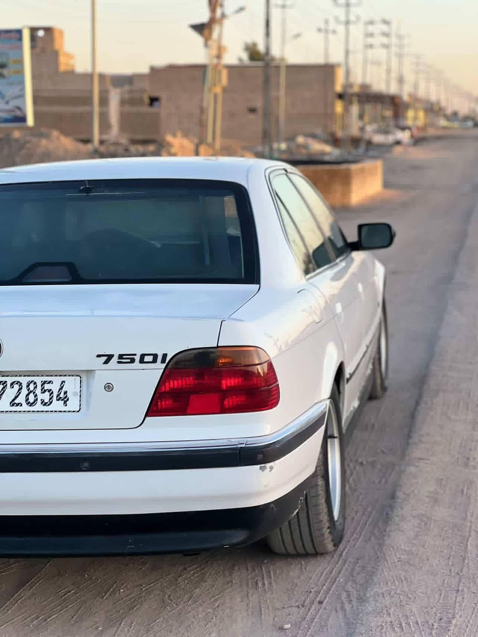 سلام عليكم BMW/750i/V12/1995كفاله عامه صبغ وضربه ونقل وتبديل
رقم بغداد بسمي سنويه ل30  حداديه جديده دبلات خلفي هايدروليك بلاد تخم تاير سلايت شغال مكينه 12سلندر سياره كلها بلاديه تبريد شغال كشنات كهرباء جلد 5بردات خلفيه كهرباء جنطه شفط منضومة زنون كامله شاشه اندرويد ويل شعاع بلاد 50 مال 2000محدث السعر 160وبيها مجال للستفسار *********** ماكن بصره
