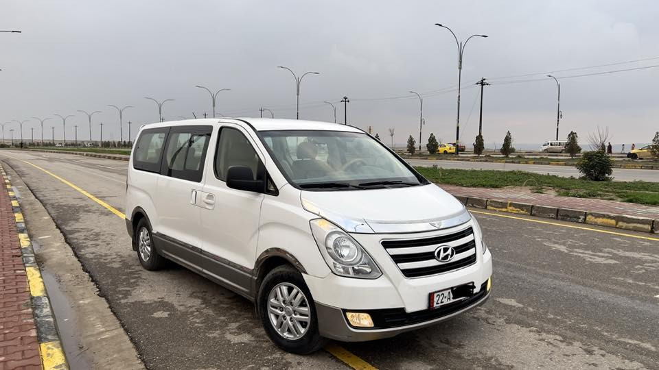 ستاركس 2018    H1    رقم شمالي أربيل                                 السيارة جاهزة ماشيه 160 
محرك معمر جديد اليوم 
بيها شبرين صبغ بالجاملغ الخلفي موضح بالصورة 
السيارة جاهزة ما ينقصها شي 
و بيها حصة كاز 
السعر : 210 
الرقم : ***********
مكان السيارة موصل
