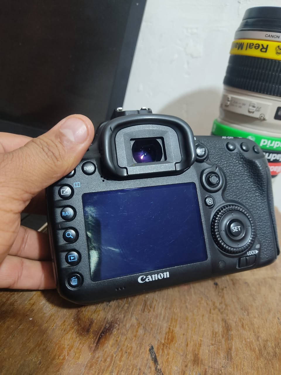 سلام عليكم شباب للبيع 7d مارك 2 نضافه 99ب100 مع عدسه رياضي 70-200 كامل الملحقات


**إذا كنت صاحب هذا الإعلان وتريد حذفه لأي سبب، رجاءا أرسل رسالة إلى الدعم الفني**