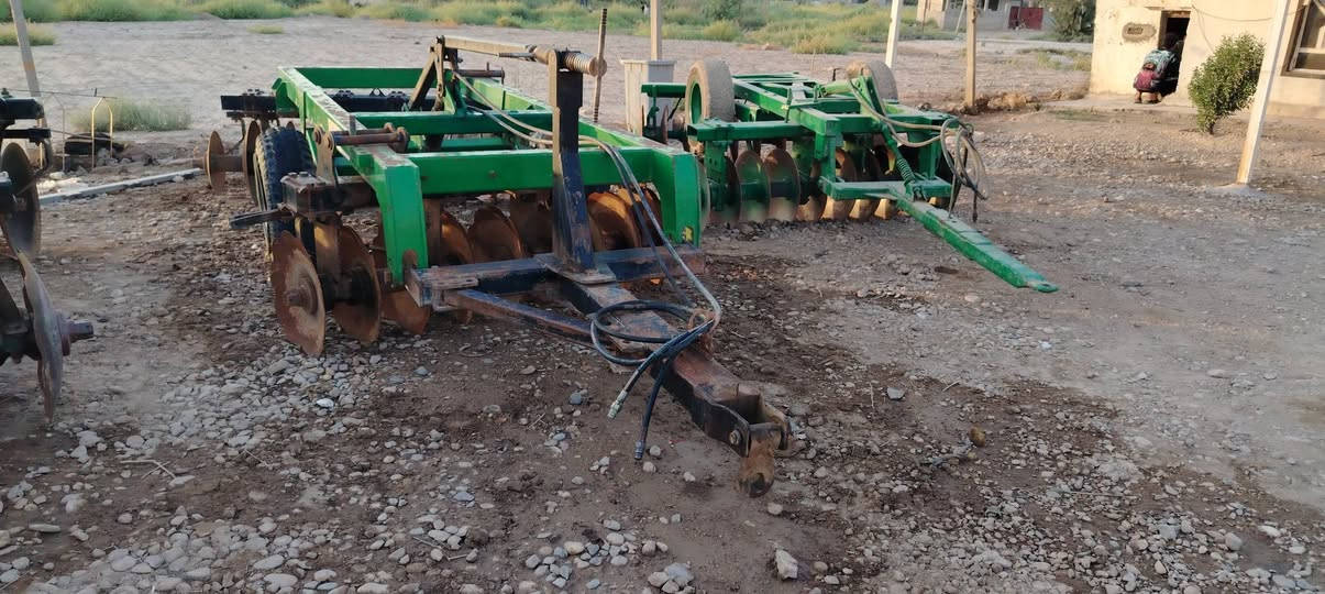 معرض الشمري للبيع دسك تركي حجم 18(باالعزيزية***********(***********
