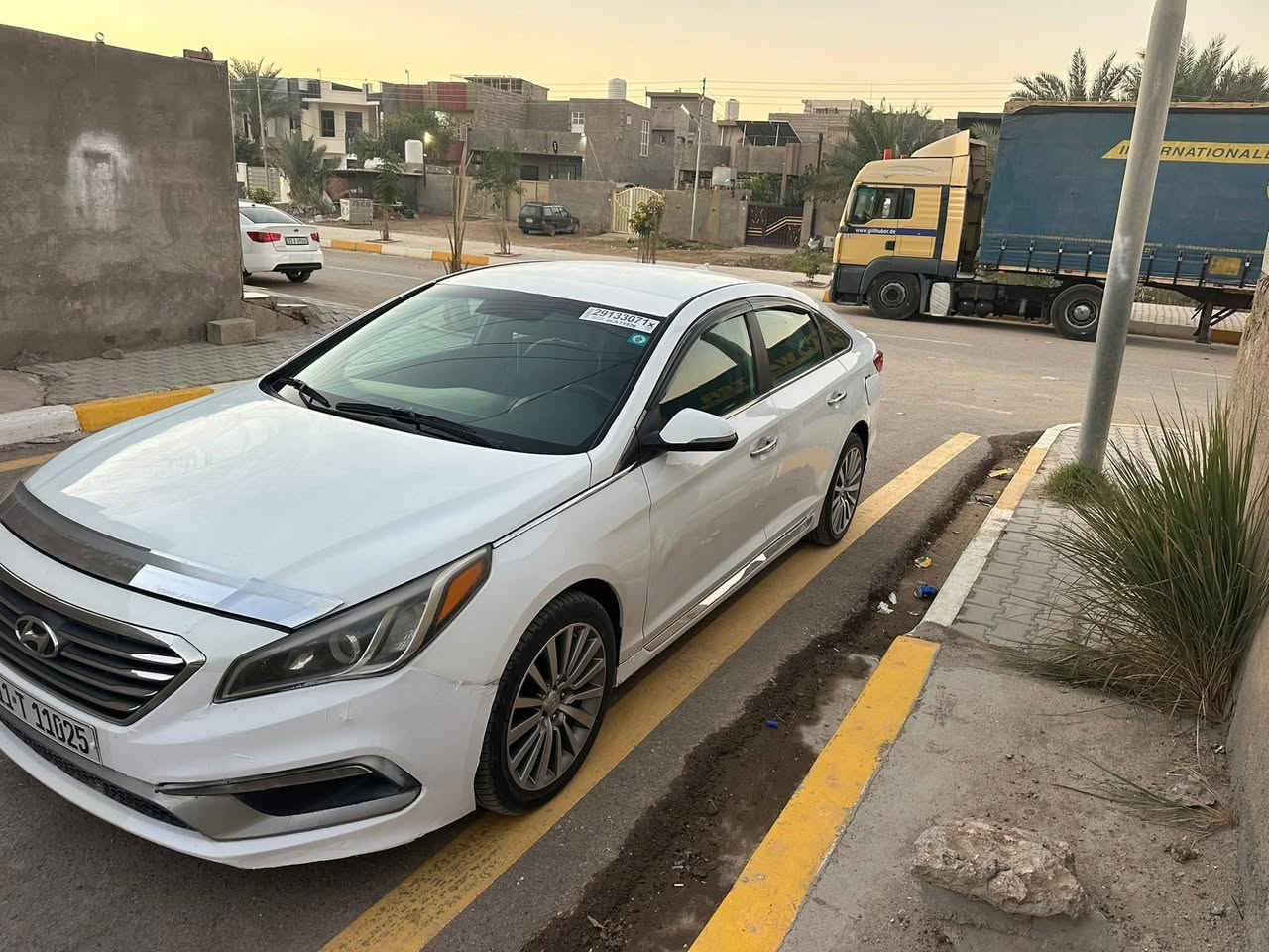 سوناتا ١٦ فول عدا الفتحه تفاصيل اكثر وتساب رقم بغداد دولي سنويه جديده
مكان السياره بديالى موديل ١٦
***********
***********
