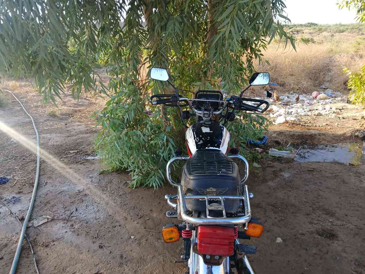 السلام عليكم  دراجة نارية البيع جاهزة اوراق كاملة المكان ديالئ ناحيت السد العضيم  رقم /***********
