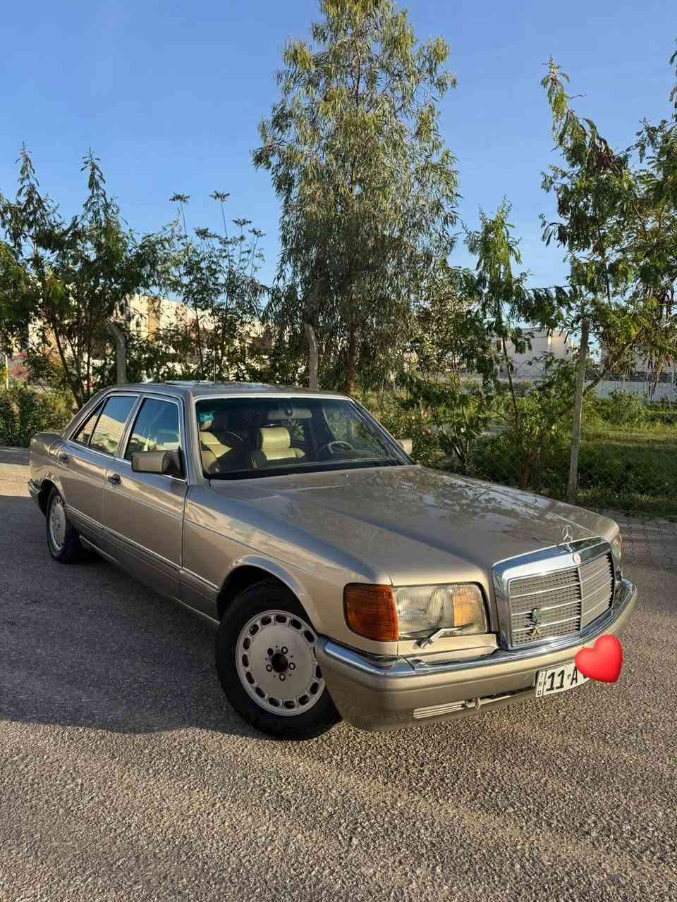 السلام عليكم للبيع فقط مارسدس رئاسي موديل 87
سياره جديده جاهزه من كلشي ربع ماذب عليه 
باتري جديد حداديه جديده تبريد شغال ثلج 
تخم تاير جديد سماعات بلادي مجسم صوت 
صبغ عام جماليه بدون ضربه بدون خياس 
السعر 90 وبيه مجال الشراي يتصل وبي خير ويدلل 
***********
مكان السياره نجف الاشرف
