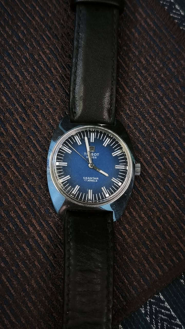 الفخامة لا تحتاج إلى كلامٍ كثير..
Vintage Swiss Elegance
Tissot Seastar 17 Jewels
أصالة… أناقة… وتاريخ على معصمك.

للتواصل والإستفسار:
تواصلوا معنا على الخاص
أو على:
*********** (الواتساب مثبّت في الصفحة)
تليجرام/ drwatchee
