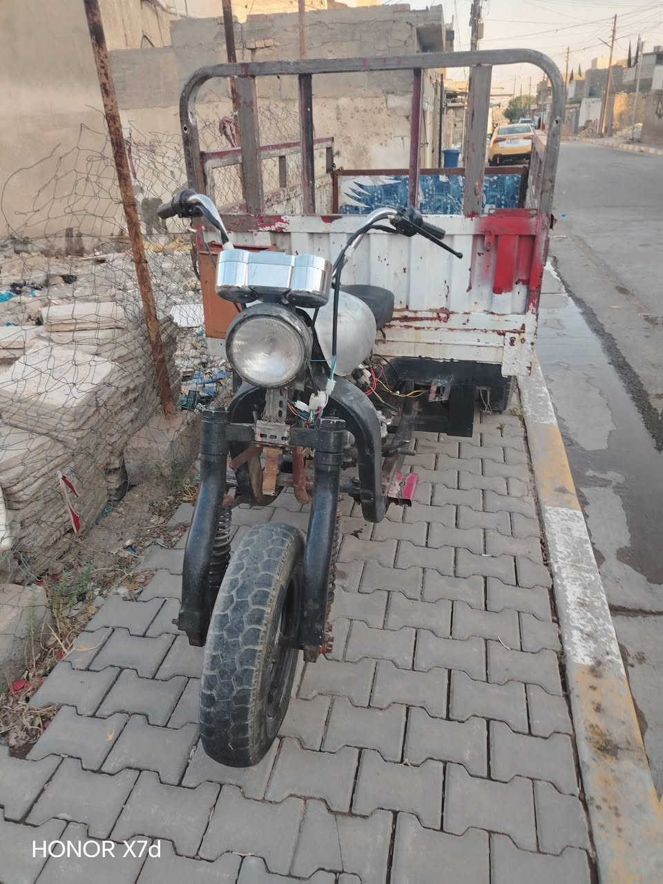 السلام عليكم ستوت للبيع السعر ٦٥٠ وبيها مجال بسيط مكلف بالنشر رقم صاحبها *********** مكاني الحسينيه مال الراشدية

