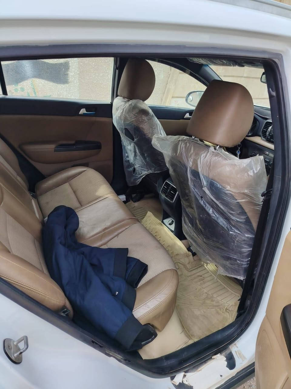 سلام عليكم البيع موديل 2017. خليجي مكفول رقم اربيل. السعر ١٧٠ $ مكانه بغداد.  ***********
