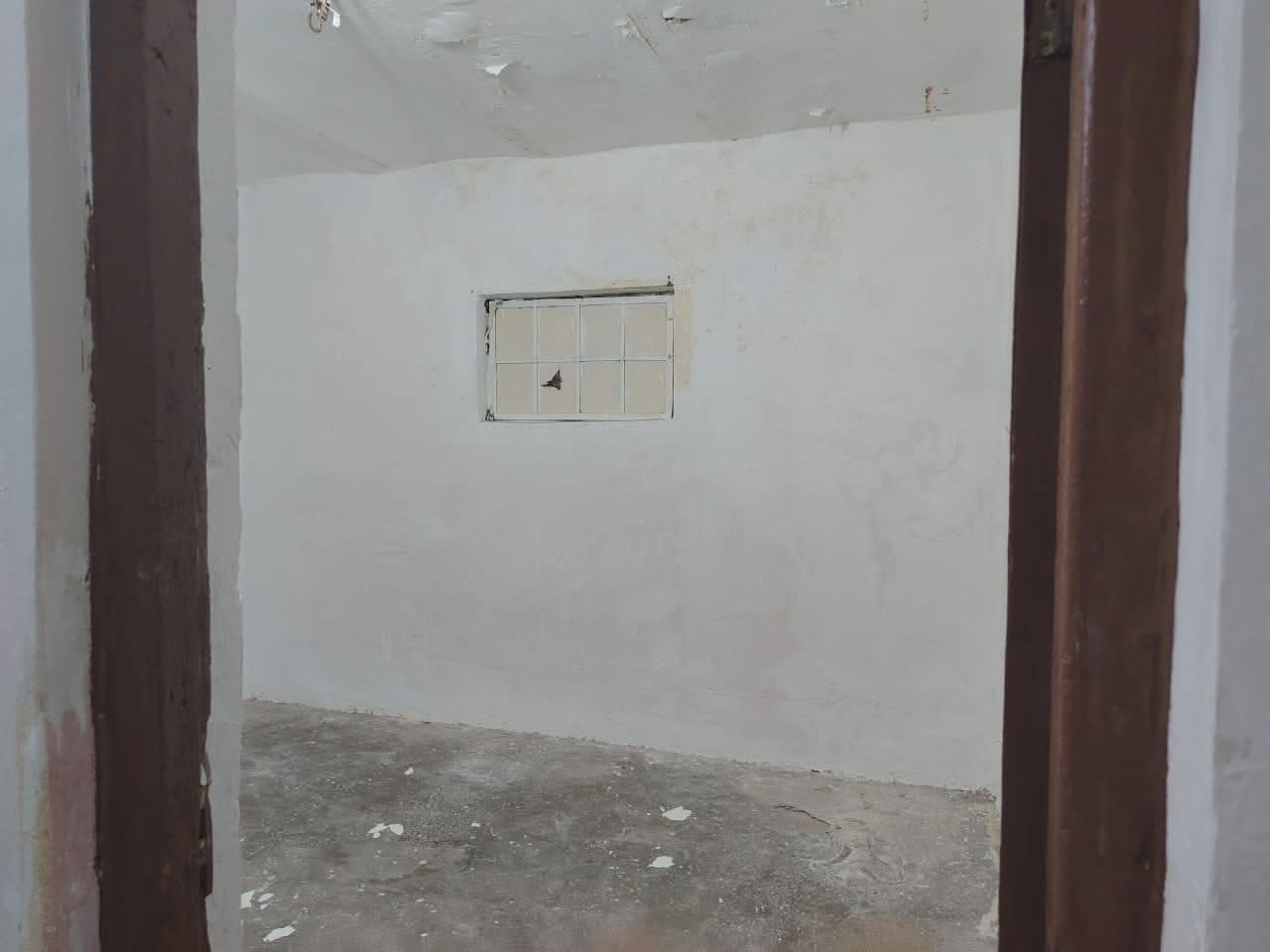 بيت للبيع محطه مساحه150متر مربع عدد غرف نوم2
استقبال
مطبخ حمام صحيات حديقة جبيره السعر 30مليون وبي مجال رقم الهاتف***********
