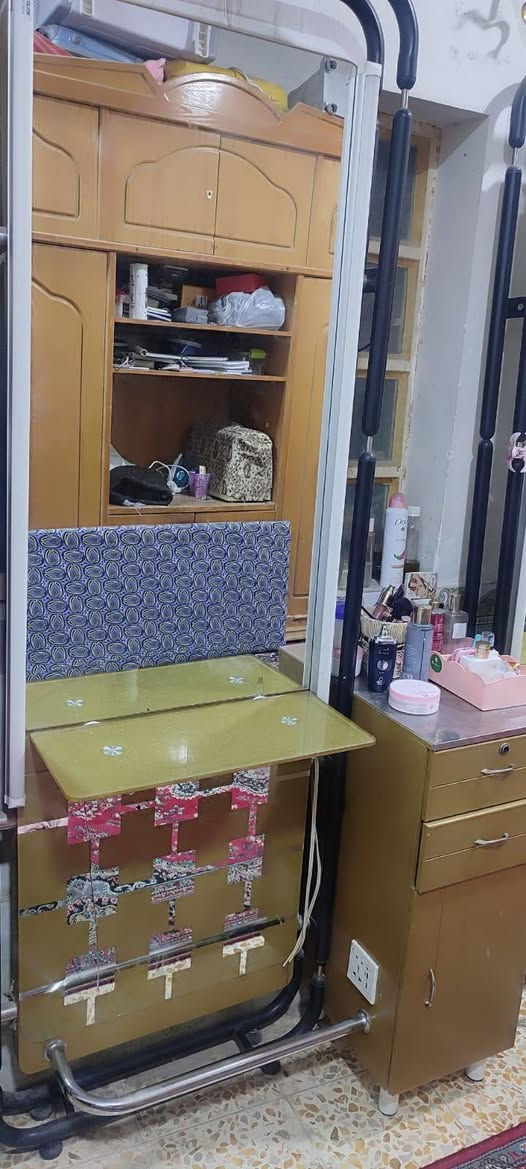 السلام عليكم 
مرايتين مال صالون و جهاز بخار نظاف استخدام نظيف فقط الجامة الجوة مكسورة مع اربع شموع جانبيات المكان النجف 
سعرهن كلهن شلعة وحدة 170 و تعال اخذهن


**إذا كنت صاحب هذا الإعلان وتريد حذفه لأي سبب، رجاءا أرسل رسالة إلى الدعم الفني**