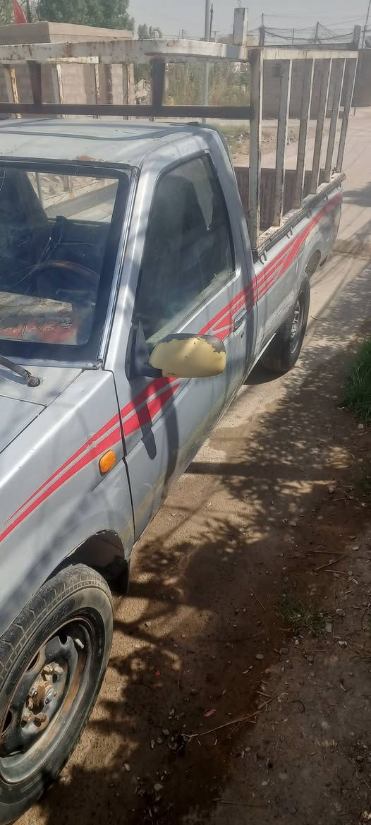 من رخصت مدير الكروب بيكم نيسان 5جنكال مكفول مكينةوكير وشاصي بلادية مامصبوغة موديل 91رقم واصط سعر32بيهة مجال ***********
