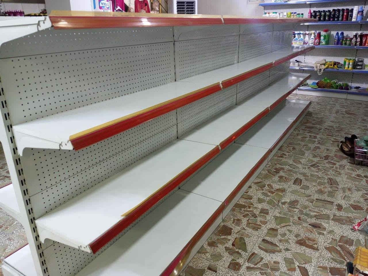 ميز للبيع
الاستفسار وتفاصيل اكثر مراسلة خاص او اتصال برقم 
***********
