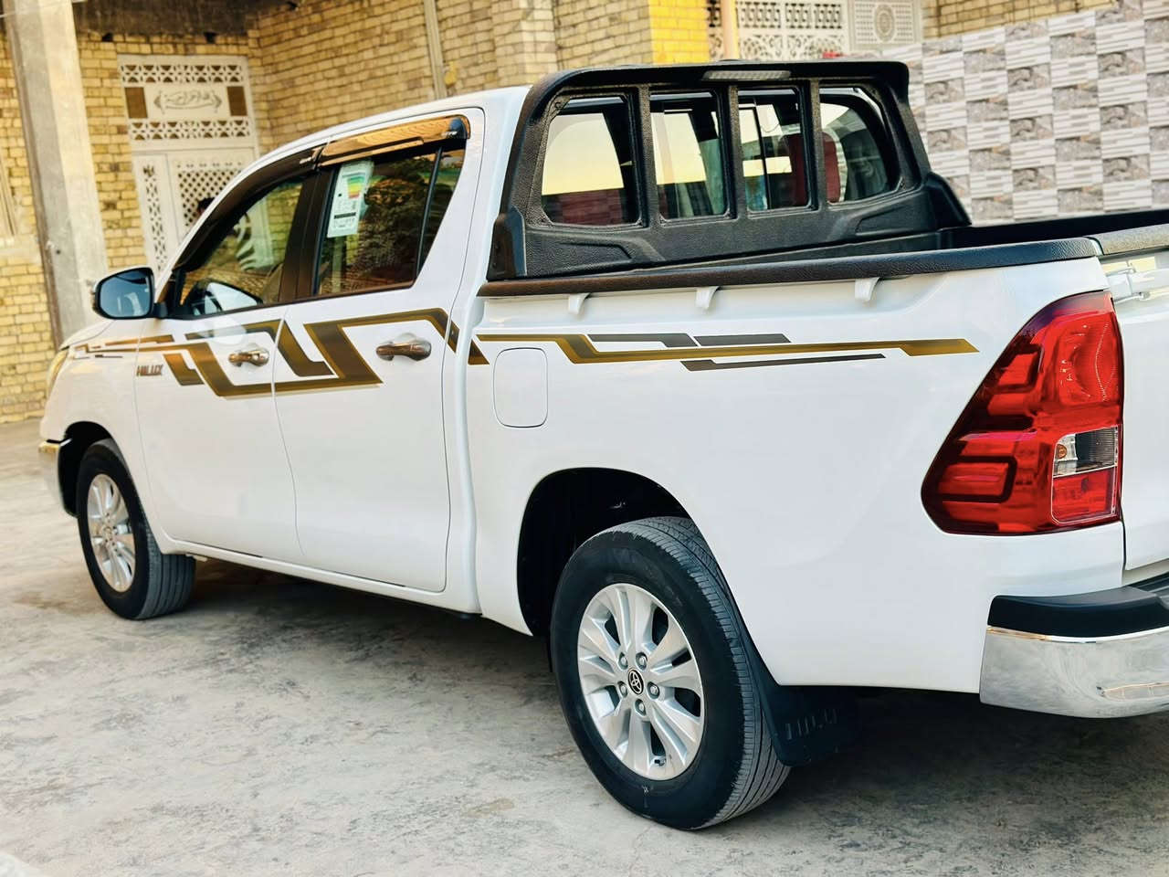 فلاونزه 2025 فول مواصفات كويتي الساير مذهب باب أول كير اوتوماتيك مكفولة كفالة عامه ماشيه 40 تبريد قطعتين مدوشمه رقم بغداد تحويل مكان السياره ناصرية السعر 310 وبيهه مجال
***********
‭0778 051 2555
