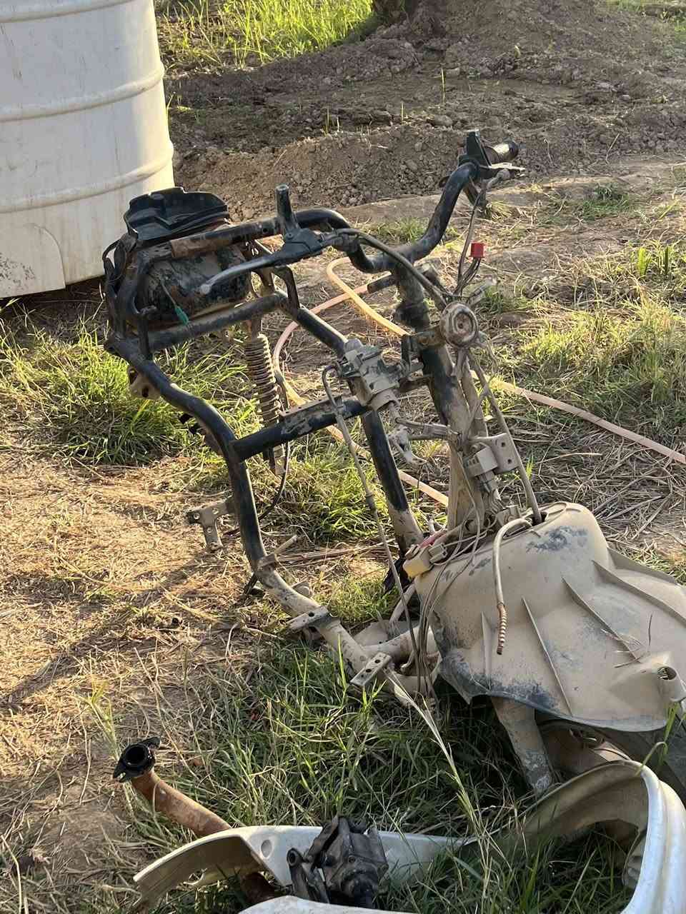 ‏أغراض دراجة فراشة كاملة للبيع ‏قيم وخذ ‏مكان الناصرية شارع بغداد للتواصل WhatsApp الرقم ‏***********
