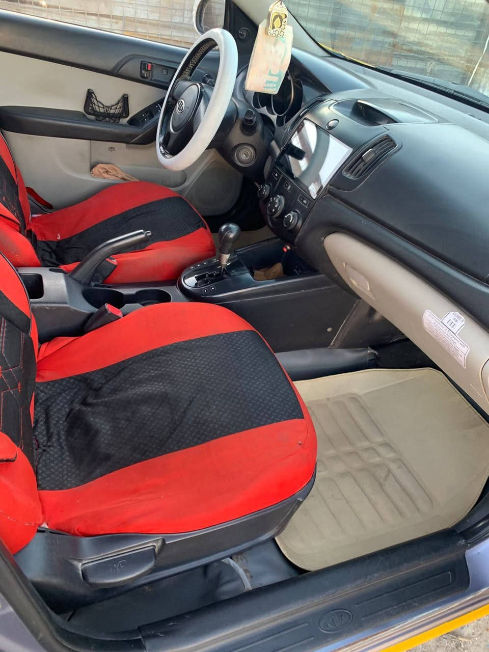 السلام عليكم كيه سيراتو خليجي موديل 2009 رقم مثنى هيئه وغرامه مصفره محرك 1600 مكينه  كير حداديه تبريد كله جديد وشرط سياره مكفوله كفاله عامه وبأسمي سعرهه 93 وبيهه مجال ***********
