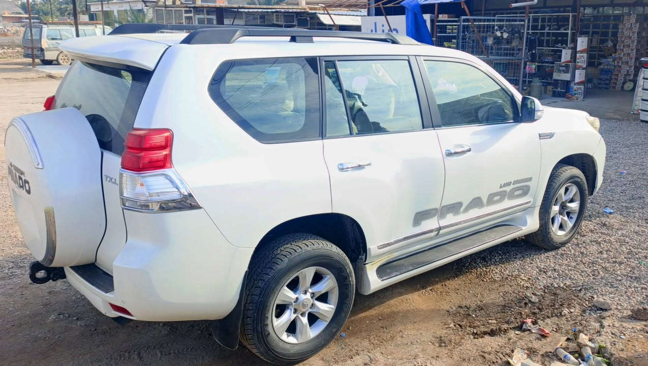 السلام عليكم تويوتا برادو كويتي موديل 2010  محرك 4000 /6 سلندر تخم تاير جديد صدر امامي خلفي جديد  مواصفات السيارة سلايد قماره دبل تانكي دفع رباعي داخل  بيجي ثلاجة تحكم ستيرن حساس امامي خلفي كامره اماميه خلفية 4 جهات 12 ايرباك لايت زنون  كشنات اماميه تدفئه تبريد شاشه اصليه DVD بالسقف مري جانبيه شفط كهرباء 7 راكب 3 قطع تبريد بلوتوث CD  منفذ AUX/USB اضائه لدي بالابواب داخلي اضائه ترحيب السيارة مكفوله كفاله عامه من الصبغ فقط باب جامرلغ السايق بية 4 أصابع صبغ / محرك مكفول اكسل امامي خلفي مكفول كشنات الخلفيه كهرباء  شفط سبعه راكب  السيارة فول عنواني ديالى رايد بيع او مراوس  هاتف ***********
