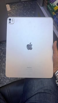 آيباد برو M4 • ٢٥٦ جيجا • بي ايكلود