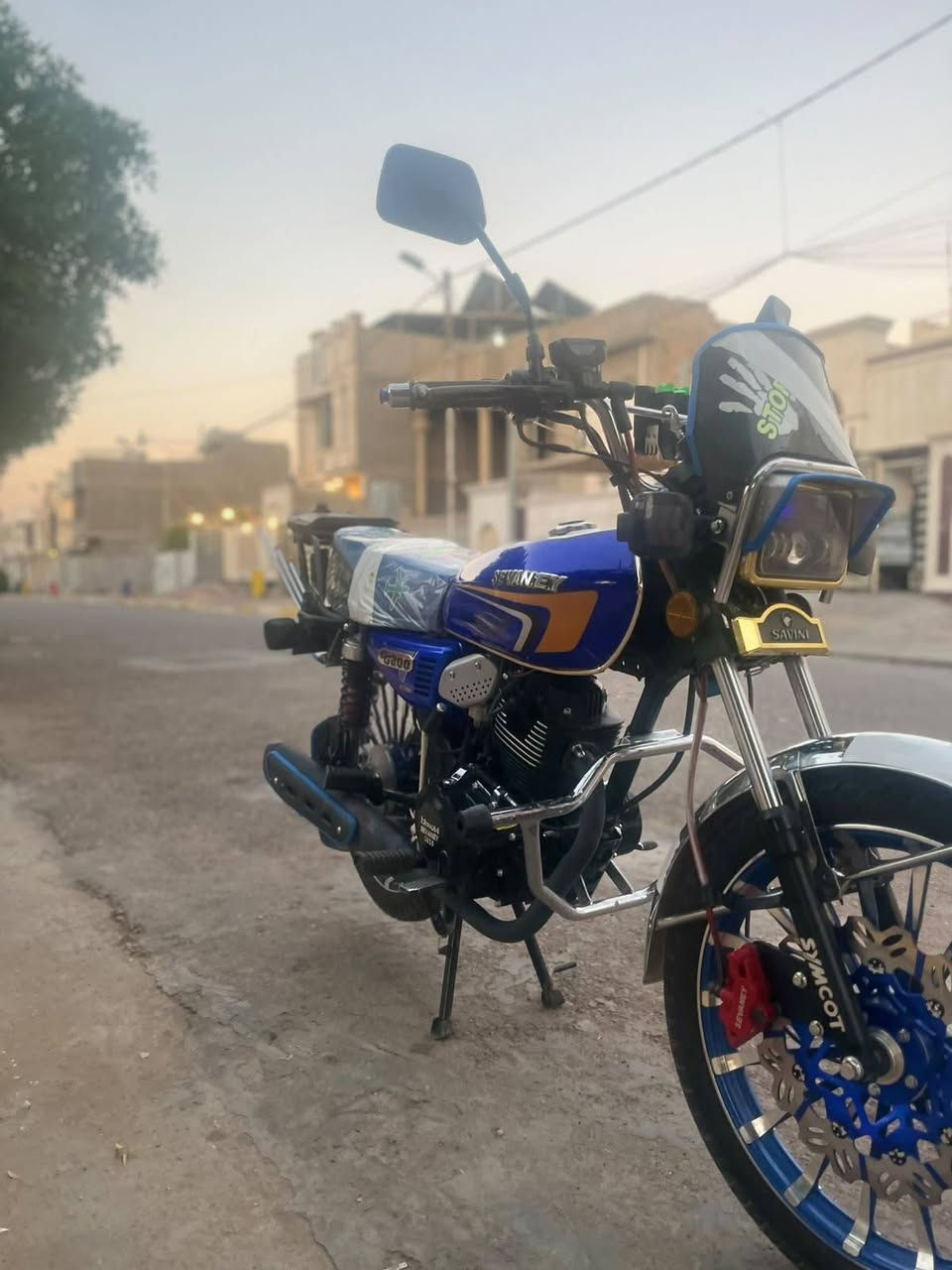 مكلف بل نشر
دراجه سيفان موديل 2025 
صارله 3 اشهر من مشدوده بعدها جديده 
محرك 200cc
مكاني الرمادي 
شراي يتصل على صاحب الدراجه ***********
