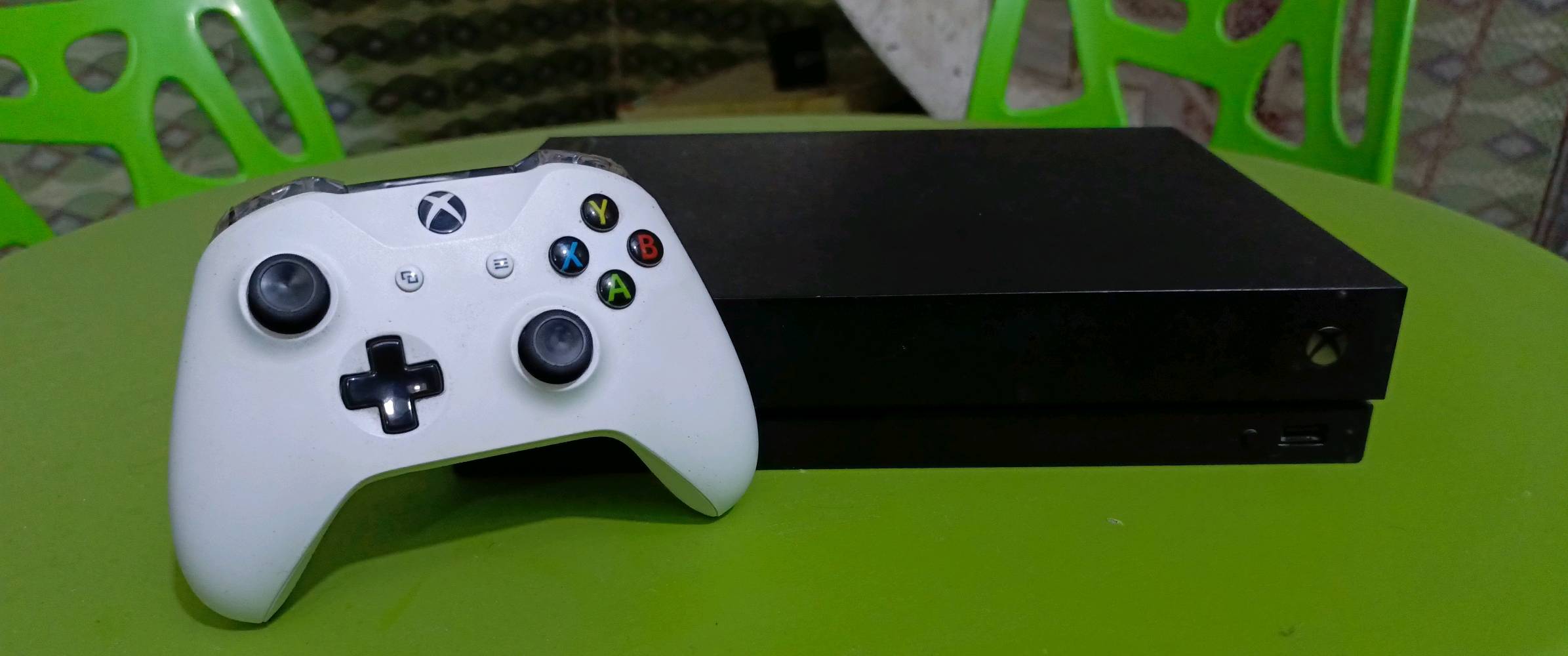 سلام عليكم اكس بوكس ون اكس Xbox one xكامل للبيع الجهاز مفتوح ركز مفتوح للبيع اضمنة الك من كل النواحي لا تكطيع ولا لاك ولا اي شي بلجهاز سلس ويخبل السعر ٢٠٠ وبي مجال كامل مكاني بغداد