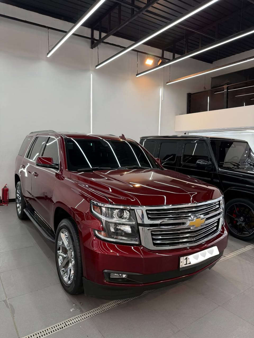 السلام عليكم اقره المنشور كامل والله يوفقكم الي مو شراي لايتصل تفاصيل السياره كله ذاكره مع جزيل الشكر 

المسافه المقطوعه 110 الف حقيقي شرط الفحص
 1- النوع . تاهو بتره 
2-الموديل.  2018
3-الحادث:_جاملغ خلفي وقبق صندوق
 4- حالة الايرباك:_سليمات
____________________________
الموصفات :_فول الفول عده البصمه فقط
1-رادارات امامي
 2- فتحه سقف(سلايد)
3-المحرك 5.3
4-جنطه كهرباء
5-جنطه شفط
6-داخل جلد اسود
7-الكشنات vip
‏8-DVD بالقماره (شاشه)
4- كامره خلفيه 
10-كشنات كهرباء
11-تدفئه كشنات
12-كشن ذاكره خزن 
13-تشغيل عن بعد
 14- شاشه كبيره+قاصه
رقم بغداد هزه سنويه جديد تحويل مباشر
اللون ماروني كشره سليم من الخدوش والتكحيلات السياره مثل الصور واحلى بعد كير محرك مكفولات من الفتح والتبديل تخم تاير وكلشي بيها جاهز وجديد مابيها اي نقص حته بولش وحمام مسويله
السعر 310
للاستفسار *********** اتصال+واتساب غير متواجد ع الفيس 
لعنوان بغداد / حي الجامعه
