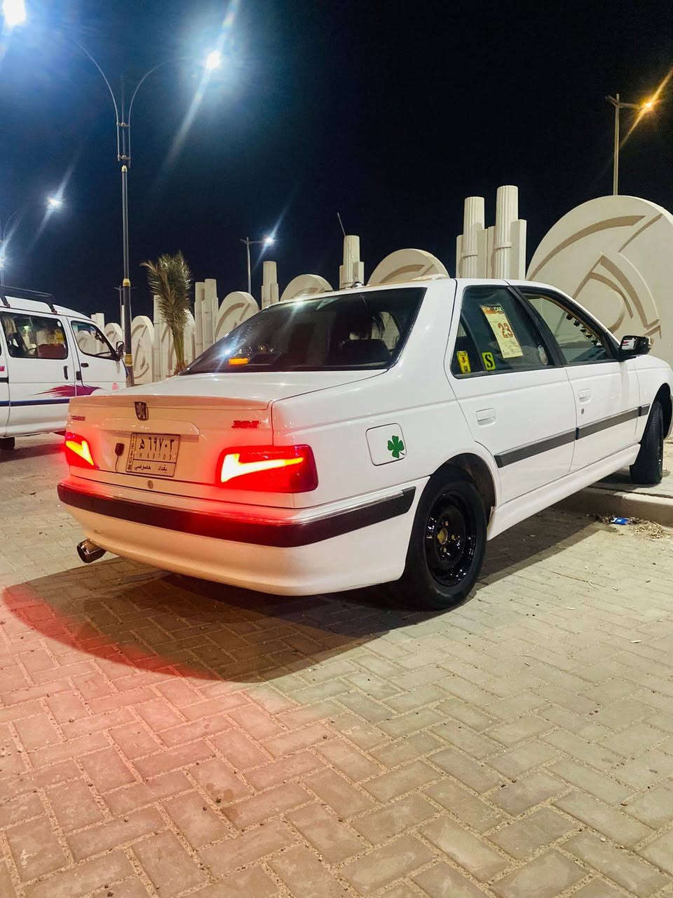 سلام عليكم.بيجو بارص موديل 22 كفالة حرة سنويه ل27 مكان بصرة سعر 77 وبيهه مجال قليل للشراي يجي واتساب ***********
