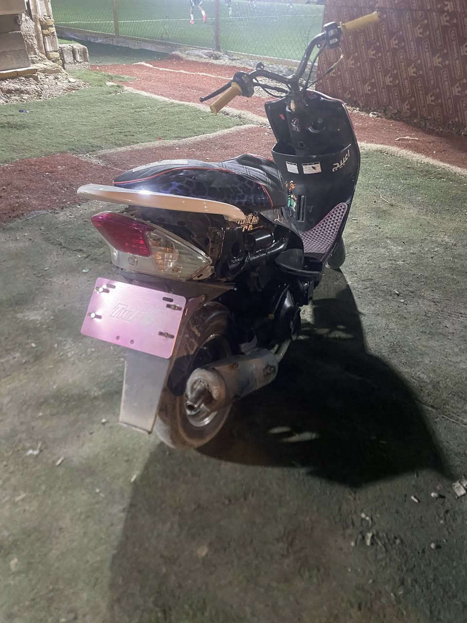 السلام عليكم دراجه ماكس عدله كامله نكره سلف شادلها مكينه مال رمبه بلاديه جيب فيتر وتعال افحص السعر ٤٠٠ مكاني بغداد البياع


**إذا كنت صاحب هذا الإعلان وتريد حذفه لأي سبب، رجاءا أرسل رسالة إلى الدعم الفني**