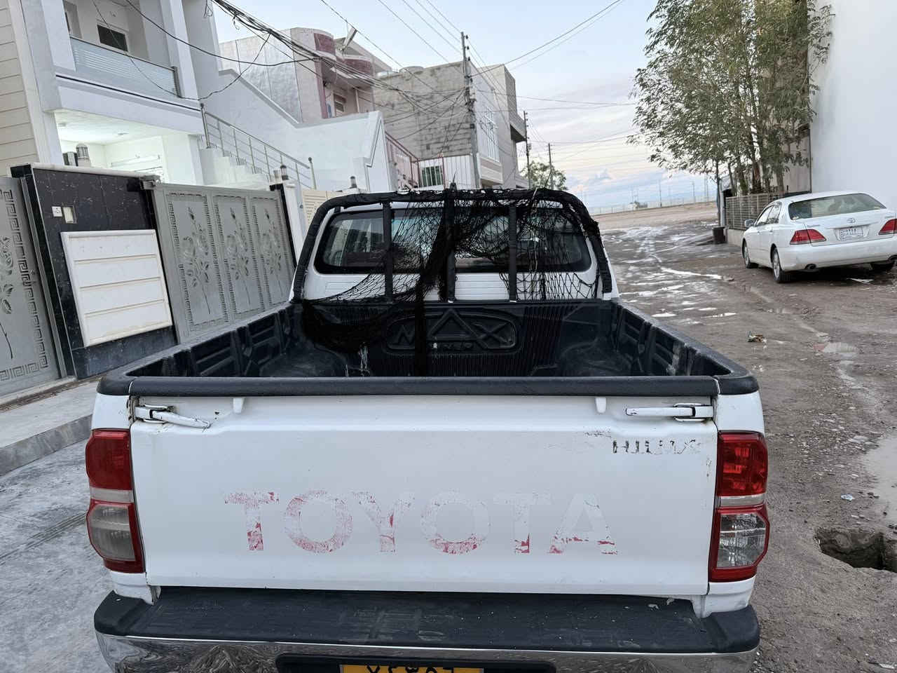 تويوتا مةرزية٢٠١٢ پارچة رةش بي تةقةورةقة مالي دوستة يةك دينار مةصروفي نية تاكو ٢٠٢٩ تازةية  مةكينةي تازة تةشفيتة  جوار تايةي تازةي لةژيرة كارةباي  و اكسل داروبةردي بةشةرت رةسمي سونةرم داناوة تكاية مشتةري نيت مالي كةس سوك مكة لةگةل ريزم بو تان لةكةلارم 
#بارجةرةش
***********
