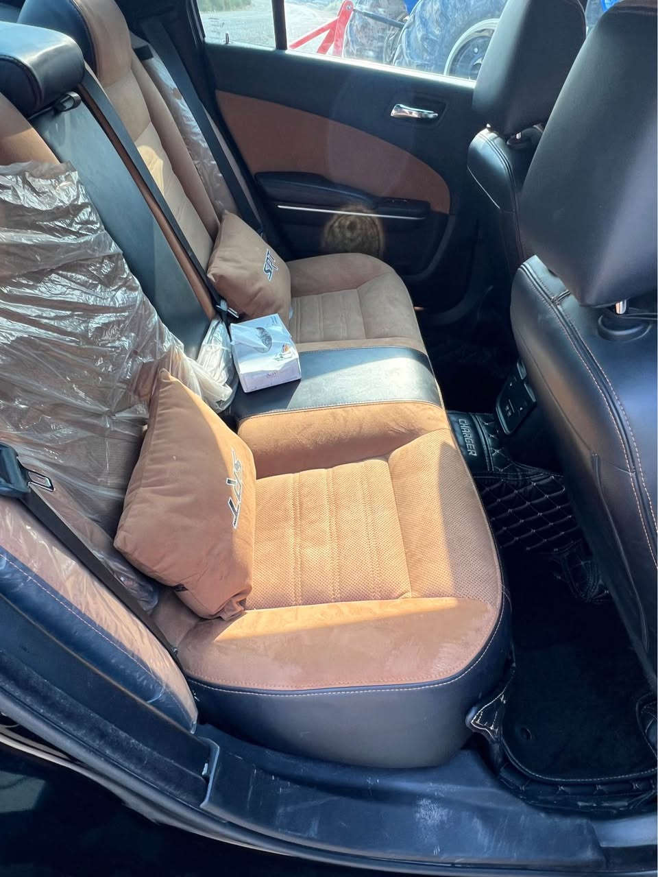 السلام عليكم جارجر 2021 ارتي ماشيه 39 جديده كولش بوليسيه بس السياره اصل كير 8 نمر واصل تو ويل السياره مصروف عليهه ومرتبه كير مكينه صدر كفاله اخت الزيرو محدثهه srt حته الويل مال سكات اصلي مو تجاري بيهه صبغ جاملغ وبنيد وشغل باللغد والشاصي بس درجة اولى السياره متنوصف نعومتهه مكانهه بغداد الدورة السعر 172 ومجال بسيط بالنسبه لموديلهه مناسب رقمي *********** بغداد, العراق
