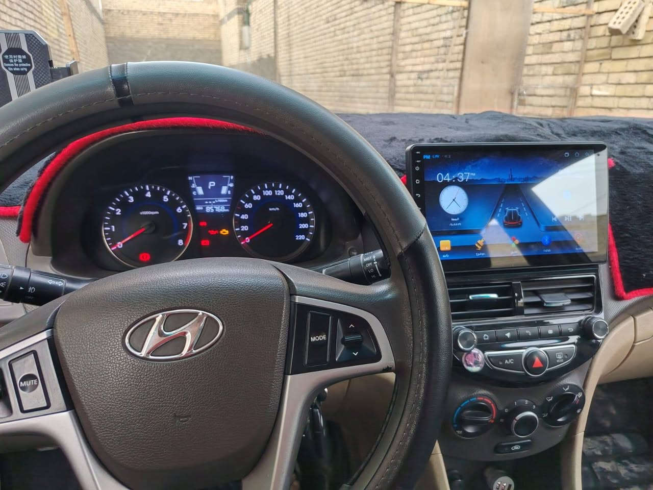 السلام عليكم اكسنت للبيع 2014 مكفولة من ضربه وصبغ بيها جراد كلش قليل بل قماره بيها تحكمات ستيرن اشاير بل مري ويل كب شاشه رقم إنكليزي بأسمي تحويل ثاني يوم ماشيه 85 ألف كير ومكينه مكفولات المحرك 1600دوش قطرتين سعر (98) مكاني بغداد سبع البور رقم تليفون ***********
