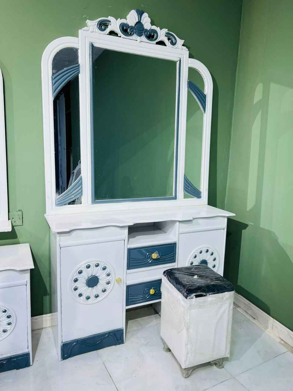 السعر (950 الف ) فقط😍

غرف نجاره عراقيه 💯💯

تتكون من ١٠ قطع 

عرض الكنتور 3 و20سم

ارتفاع الكنتور مترين و20سم 

السرير بلوك ٦ ارجل

طول السرير 200 سم 

عرض السرير 160 سم 

الضهر شد براغي

الزاويه بارتفاع الكنتور 

الشازلون والطابوريه 75 الف 

الدوشك 150 الف  ضمان ٥ سنوات بغداد, العراق


**إذا كنت صاحب هذا الإعلان وتريد حذفه لأي سبب، رجاءا أرسل رسالة إلى الدعم الفني**