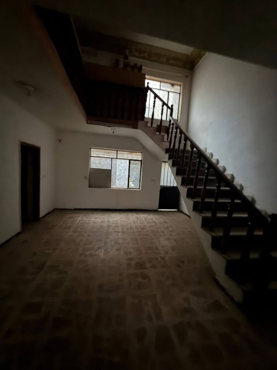 🏠 للإيجار في السيدية
منشور رقم (522)

📐 بيت مساحة 150متر 

✨ يحتوي البيت على:

 ✨ 4نوم

🍳 مطبخ

🛋️ صالة

🚿 خدمات   

🛋️كراج 

✨حديقة
بدل الايجار مليون ونص
📞 للاستفسار أكثر الاتصال عبر الرقم التالي

📱 أو التواصل عبر الواتساب 
***********
‎او زيارة موقع المكتب الظباط قرب مجمع السفير
المتحدة للتطوير والاستثمار العقاري
