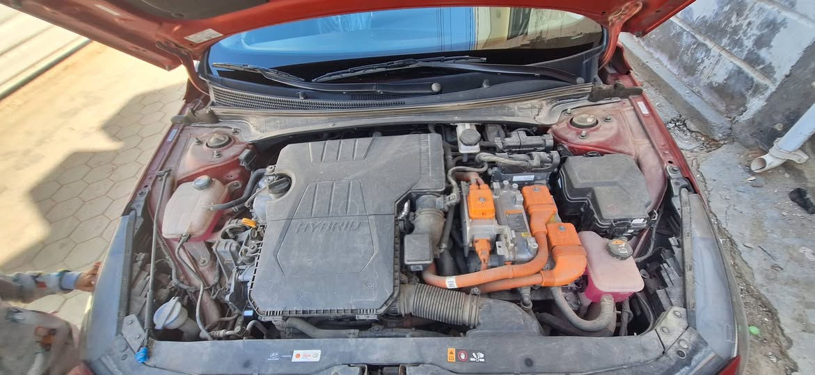 السلام عليكم النترا 2023 هايبرد (شحن ذاتي) امريكي مكينه2000فول مواصفات ماشيه59 حادث قبق لصندوك مكانه النجف لسعر163 سونار مرفق ***********
