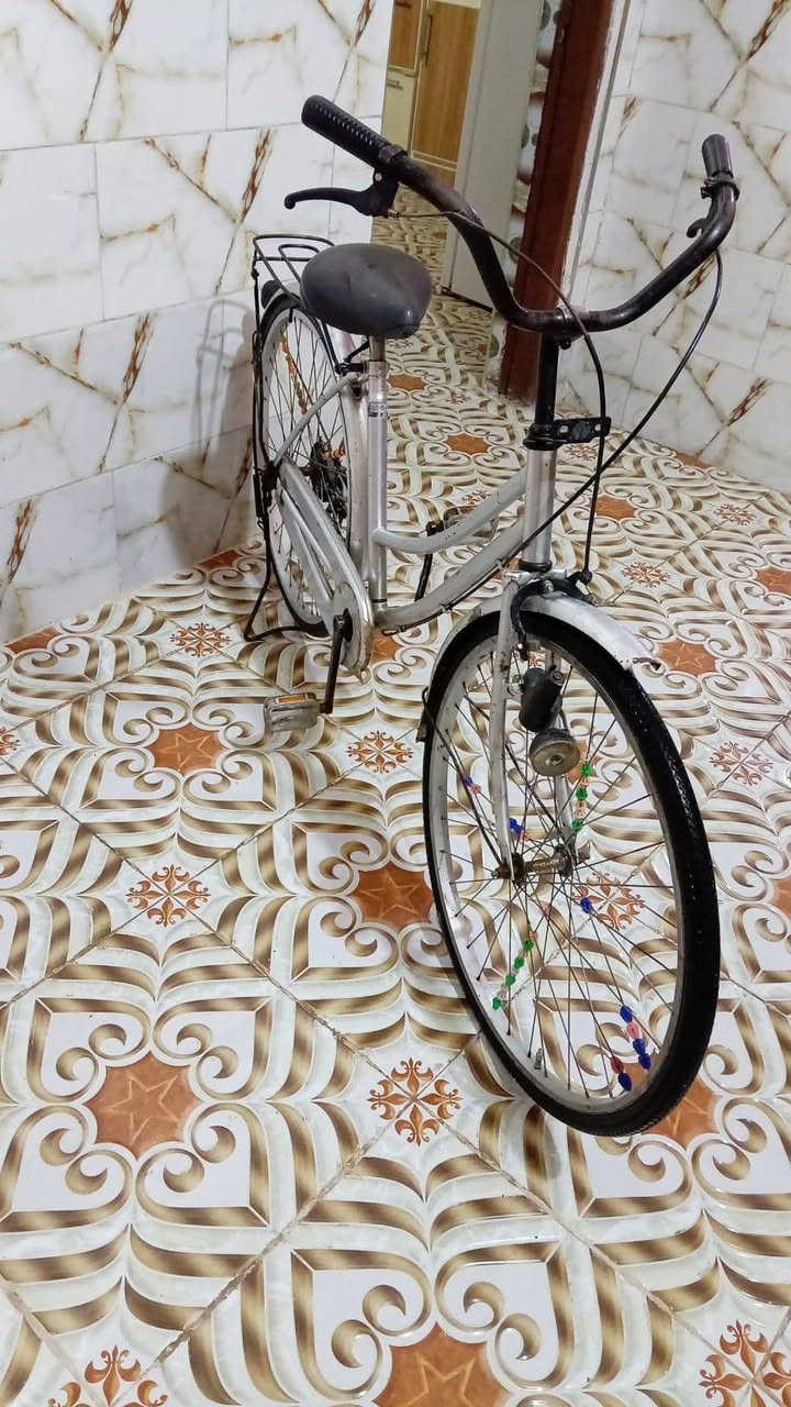 سلام عليكم موجود بايسكل البيع حجم. 26 النضافه فول المكان البصرة القرنه جسر سيد علي   السعر خاص هاذ رقم الهاتف ***********
