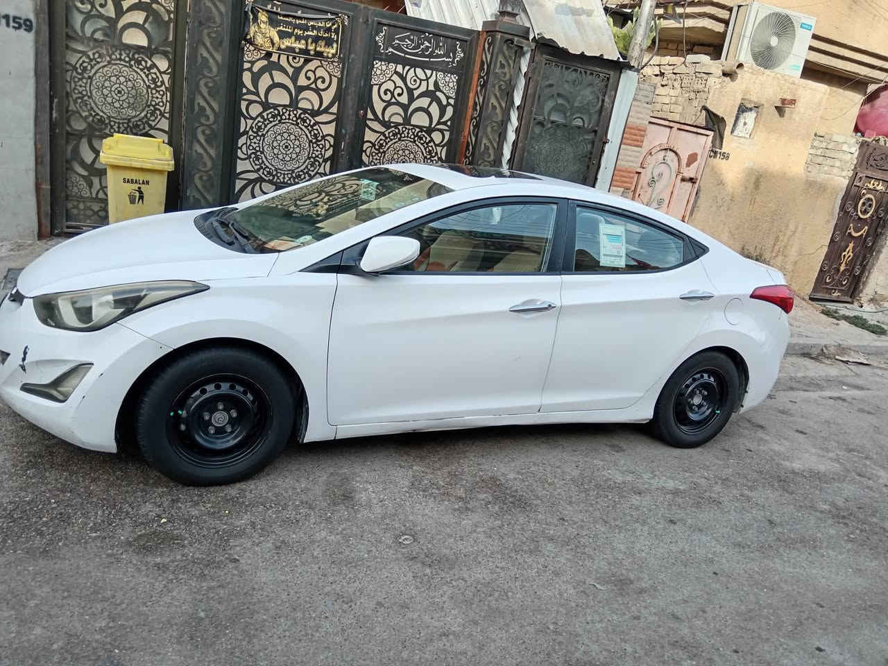 سلام عليكم 
الانترا خليجي موديل ١٤ بيهه صبغ ٤ قطع بدون ضربه وبيهه حاليا تكشير بل قماره وشويه بل صندوك مكينه ١٨٠٠ رقم سليمانيه تريد تحويل وكاله مضمون عارضهه ١٠٥ وبيهه شي قليل الشراي يتصل وبخدمته مكاني الدوره شارع الزيتون ***********
