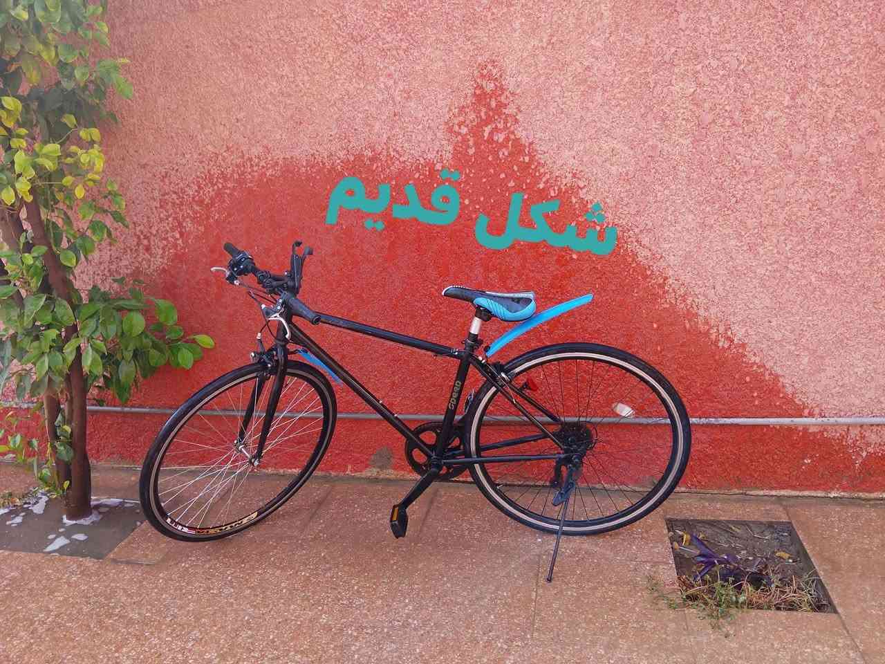 السلام عليكم دراجة هوائية للبيع نضيف جدا نوع c700 نوع ثالث من هذا نوع وزنة خفيف طيارة نوعا ما يستعمل سباق حجم 26 ويل اسود ويل رصاصي (ابيض)  بلادي من شركة هيج سعرة 130 وبي مجال كلش زين للطيبين وسعرة هو هيج اسأل على c700.ورح تشوف سعرة شون


**إذا كنت صاحب هذا الإعلان وتريد حذفه لأي سبب، رجاءا أرسل رسالة إلى الدعم الفني**